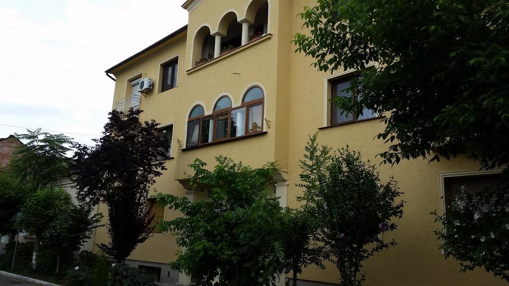 Moonlight Central Apartments Oradea Rom bilde